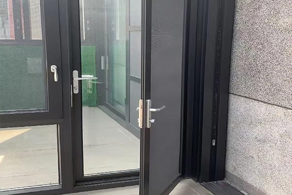 Cosa sono le finestre e le porte in alluminio?